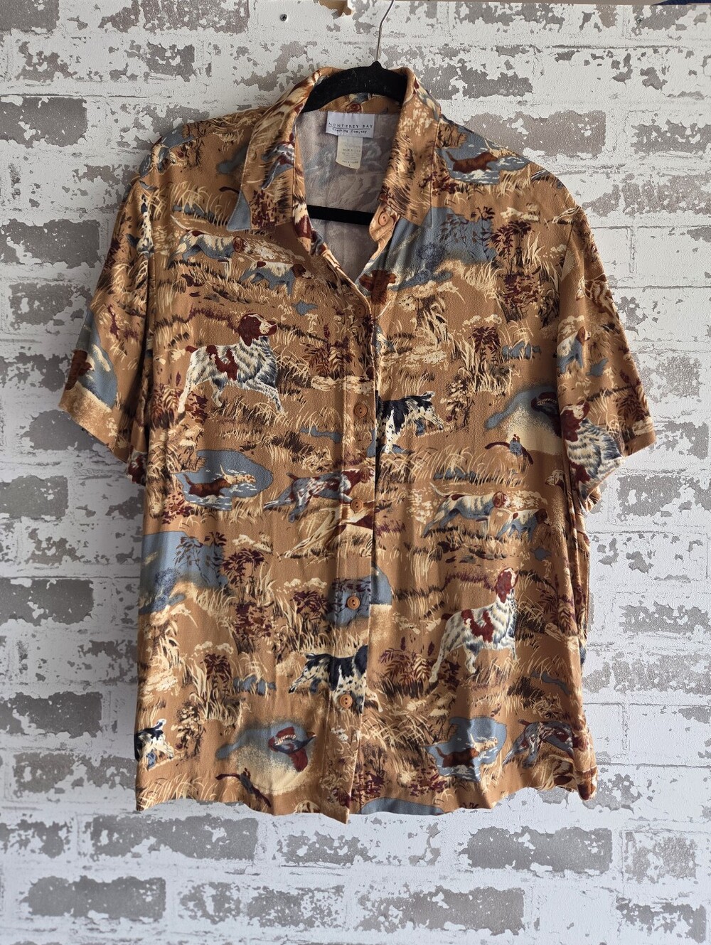 Vintage Monterey Bay Rayon Hunting Dog Print Button Up Shirt Large Made in USA
